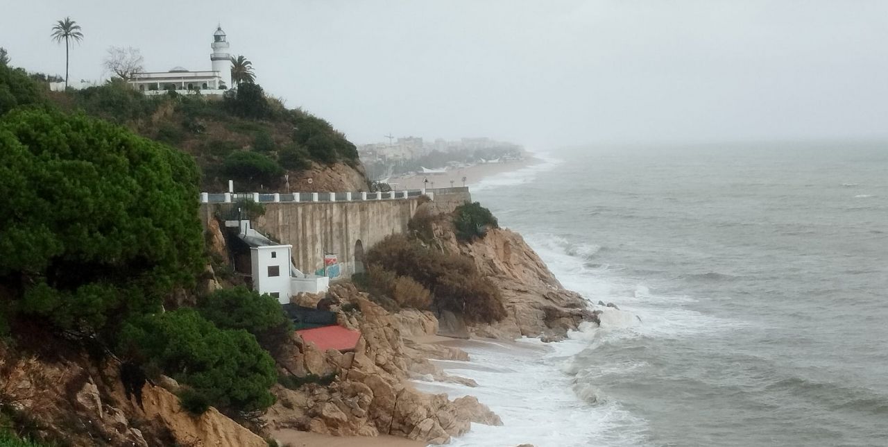 Imagen de la Roca Pins, emblema de Calella